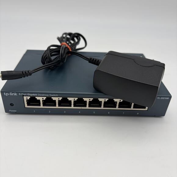 TP-Link TL-SG108 8-Port Gigabit Desktop Switch 5V 0.6A Used - Picture 1 of 7